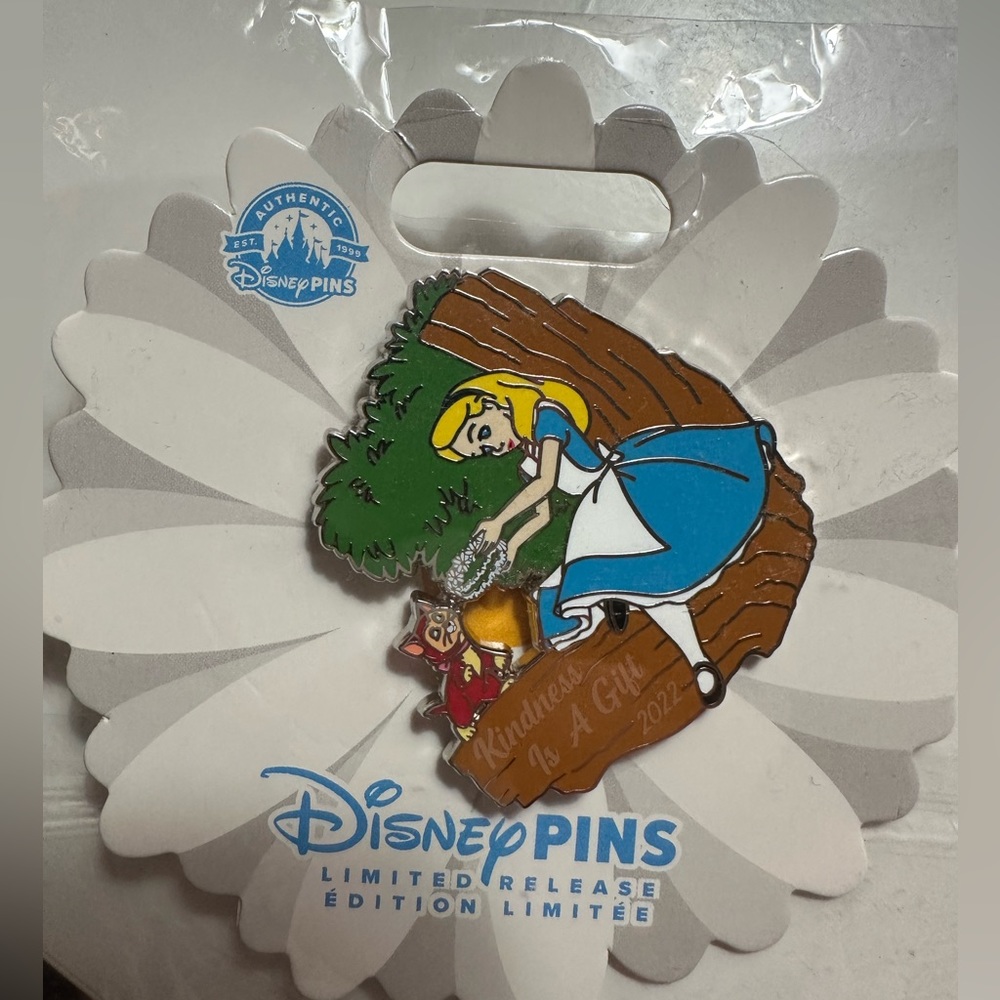 Alice in Wonderland Limited Edition Disney Pin